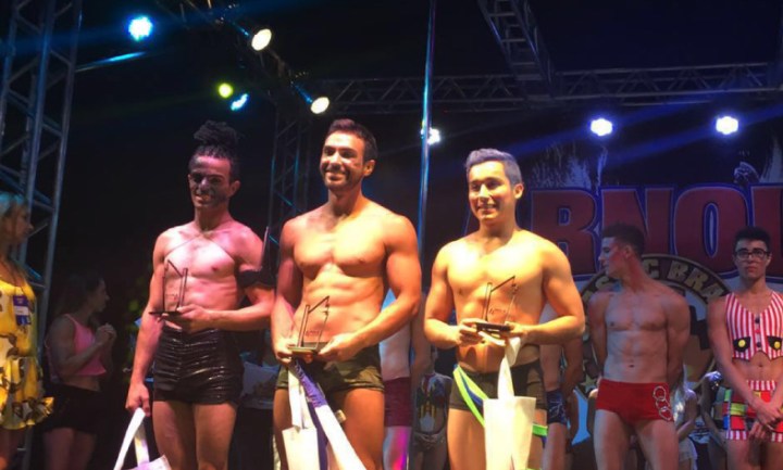 12592501_903513233110496_