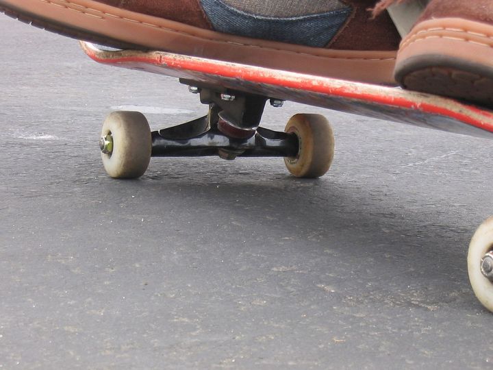 1024px-Skateboard