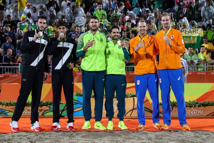 14054349_1069529273082499_4654858247386538209_o